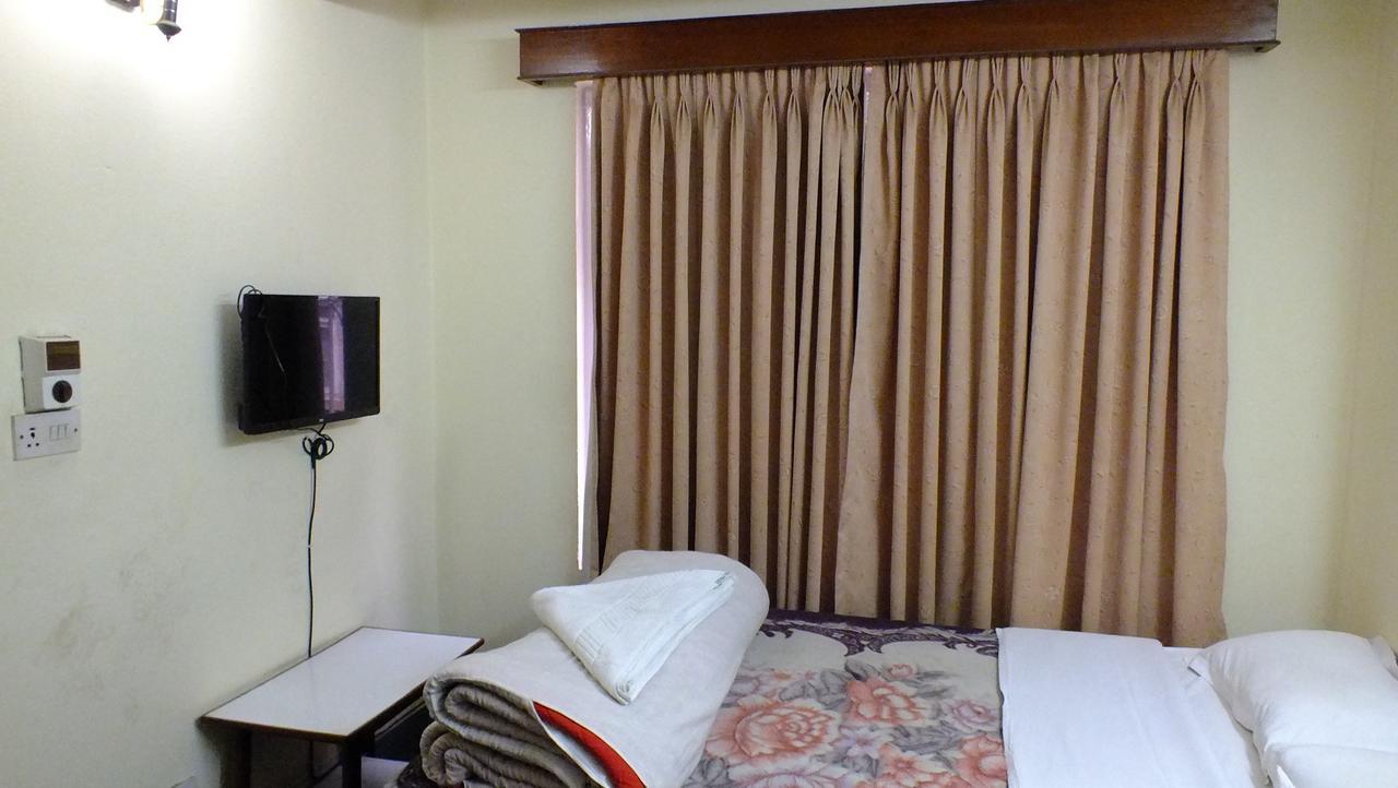 Hotel Dolphin Катманду Екстер'єр фото