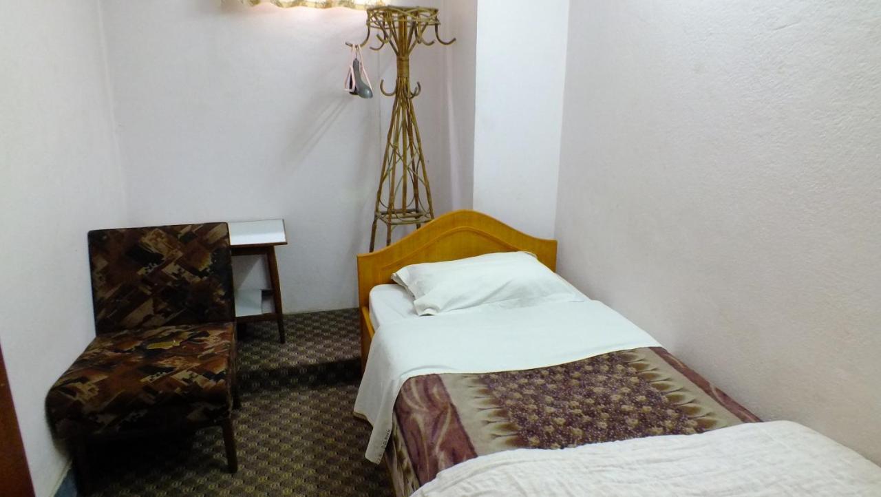 Hotel Dolphin Катманду Екстер'єр фото